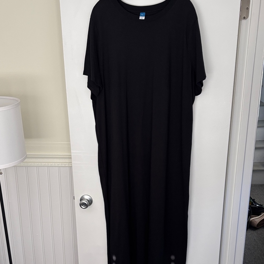 Old Navy Black T Shirt            Maxi Dress XXL Never Worn